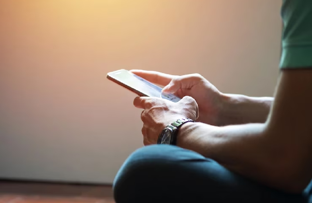 Qatar Warns Residents Over Verbal Abuse Through Phone and Messages